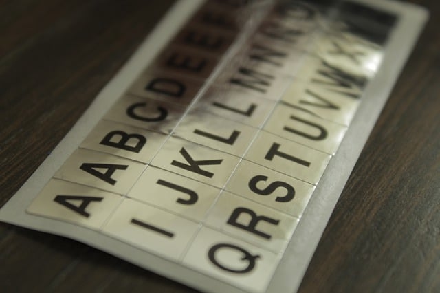 procurer des lettres adhésives originales